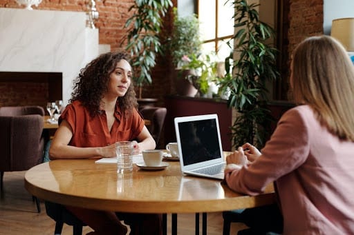 Coach de Carrera Profesional vs Outplacement: ¿Cuál es la Diferencia? – SmartPlacement